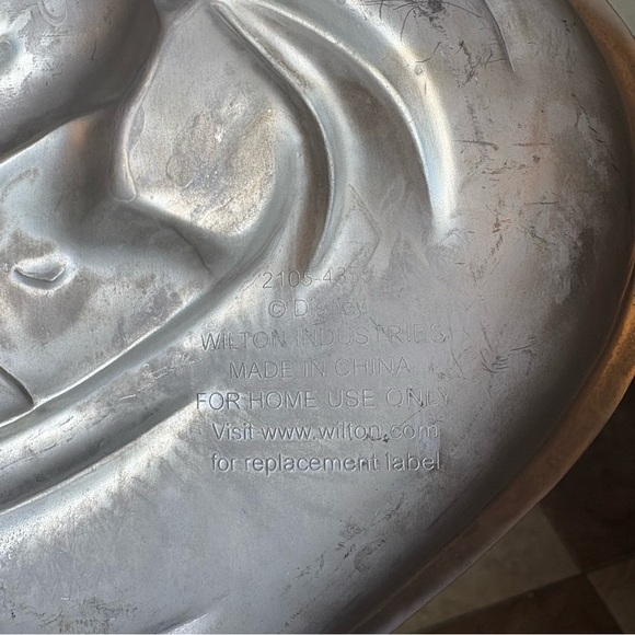Wilton The Little Mermaid Ariel Cake Pan - Picture 3 of 3
